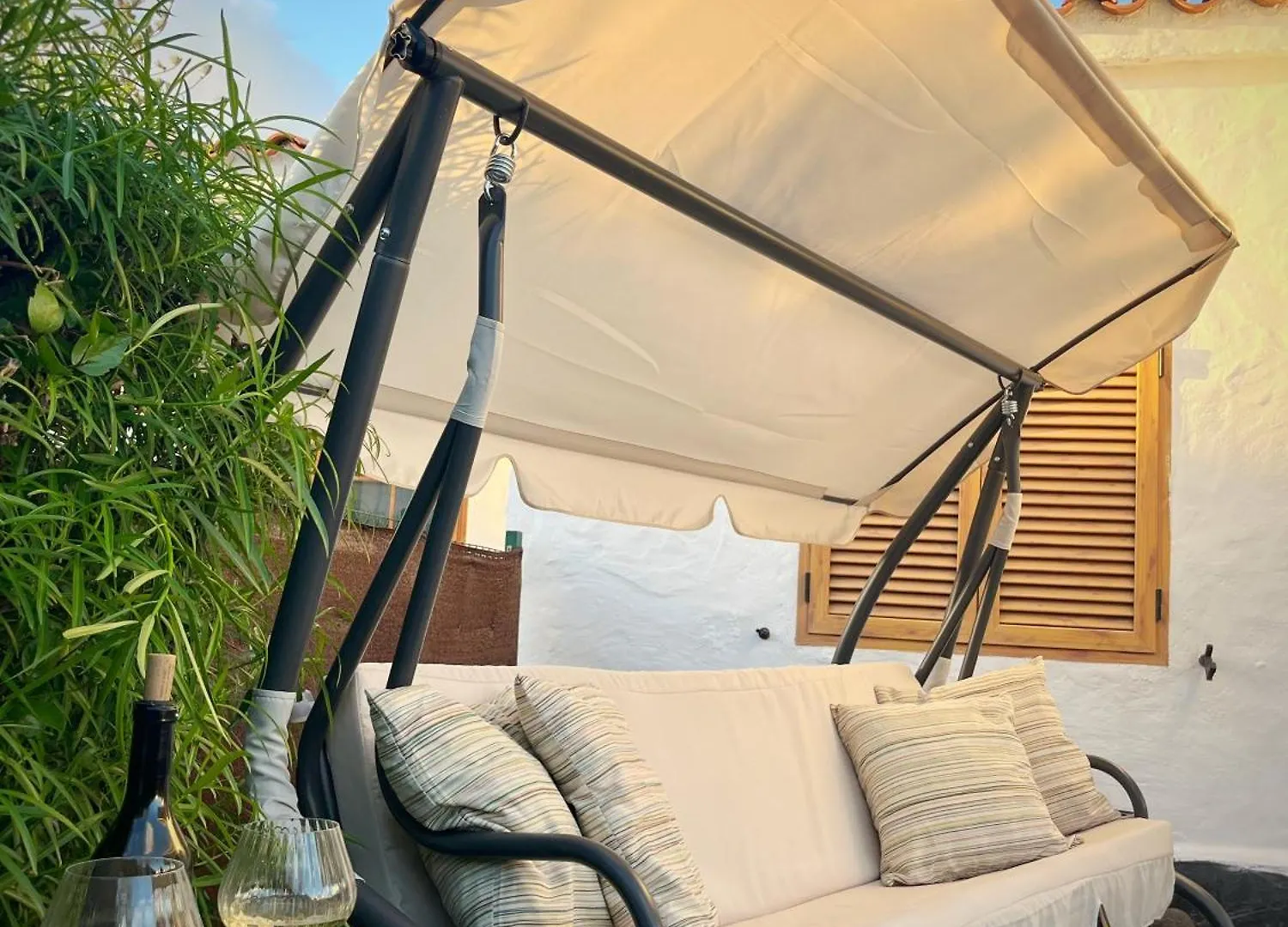 Apartman Buzzstays: 1-Bed Bungalow, Garden, Near Yumbo & Beach Maspalomas  Spanyolország