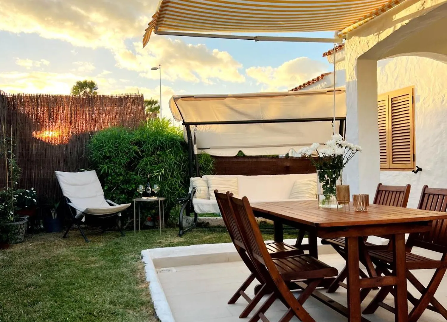 Apartman Buzzstays: 1-Bed Bungalow, Garden, Near Yumbo & Beach Maspalomas