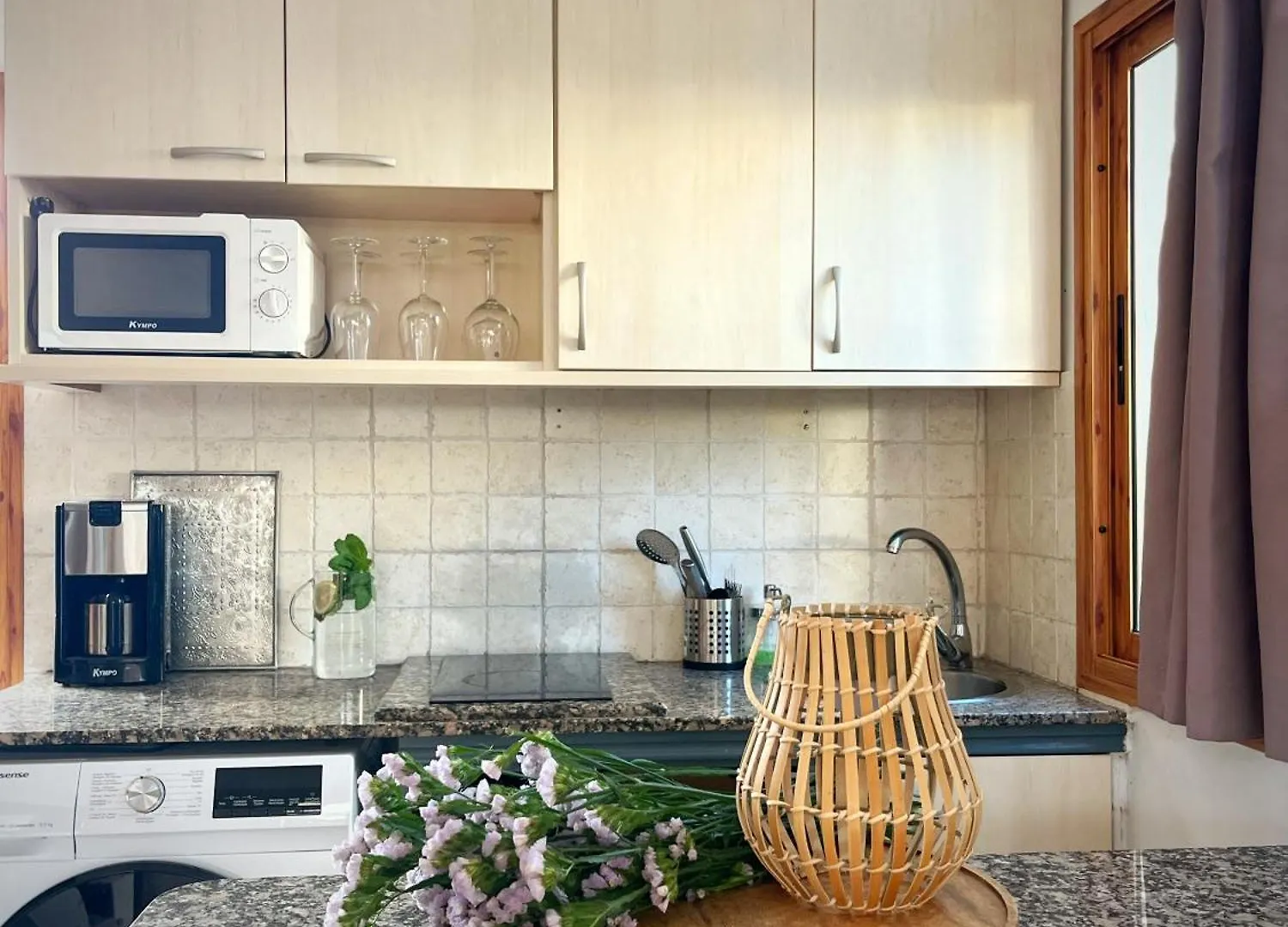 Buzzstays: 1-Bed Bungalow, Garden, Near Yumbo & Beach Maspalomas  Apartment